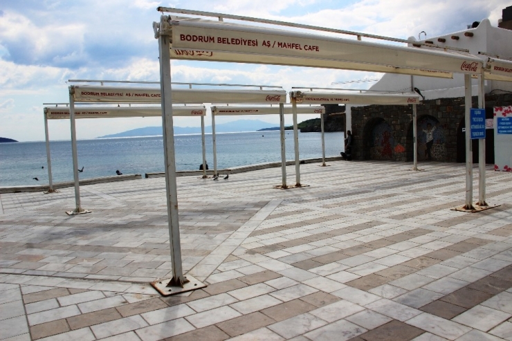 Bodrum Gönüllü Olarak Sokağa Çıkma Kısıtlamasına Uydu