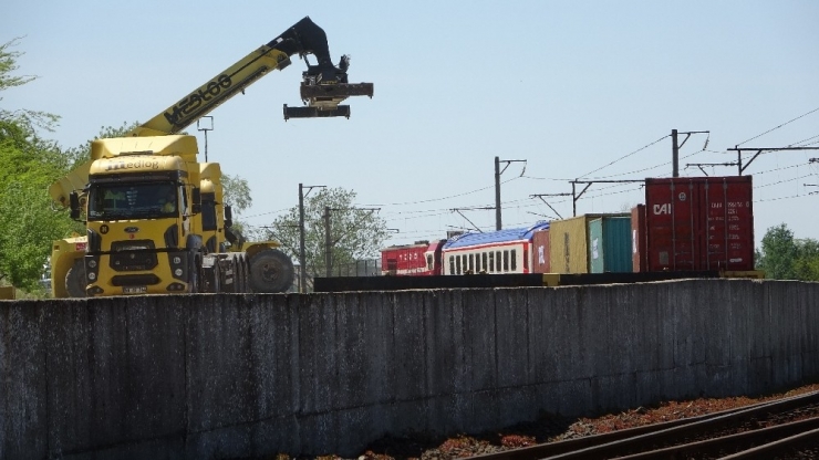 Marmaray’dan Geçen İlk Yurt İçi Yük Treni Varış İstasyonuna Ulaştı
