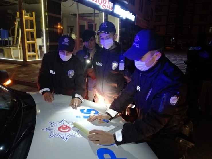 Aksaray’da Uyarıları Hiçe Sayan 21 Gence 8 Bin 232 Tl Para Cezası