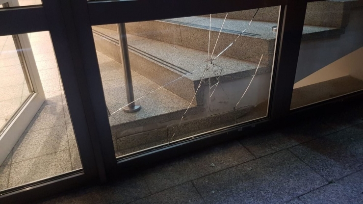 Almanya’da Camiye Taşlı Saldırı