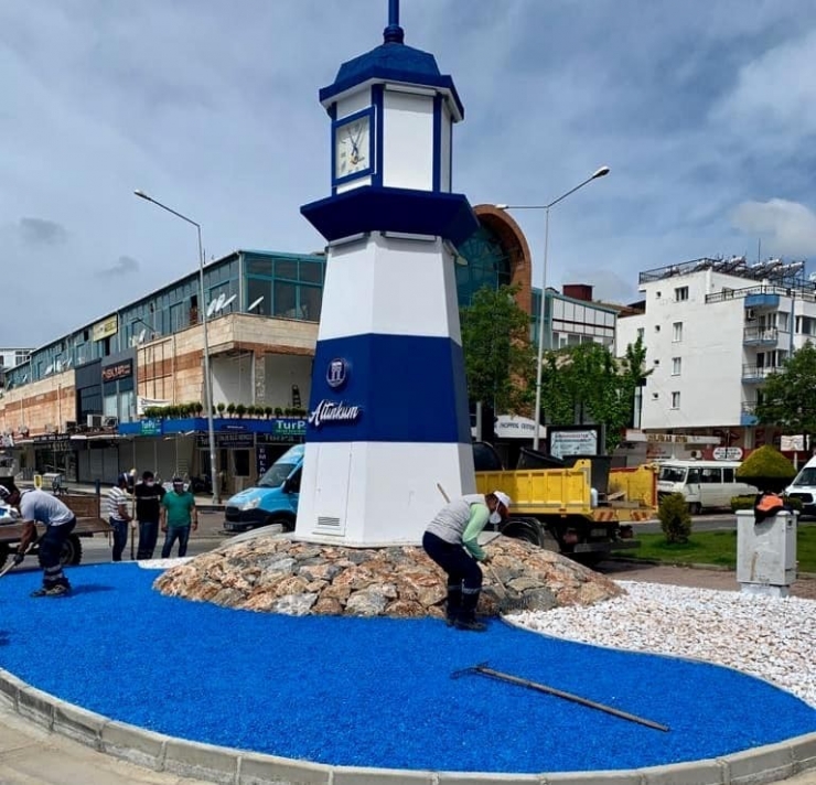 Altınkum Saat Kulesi’nde Peyzaj Çalışması Yapıldı