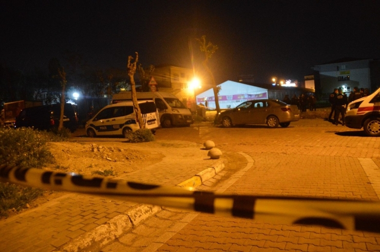 Avcılar’da Boş Arazide Emekli Polis Memuru Silahla İntihar Ederek Yaşamına Son Verdi