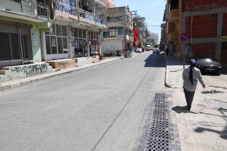 Salgın Süresince Bayraklı’da 9 Mahalleye 143 Ton Asfalt