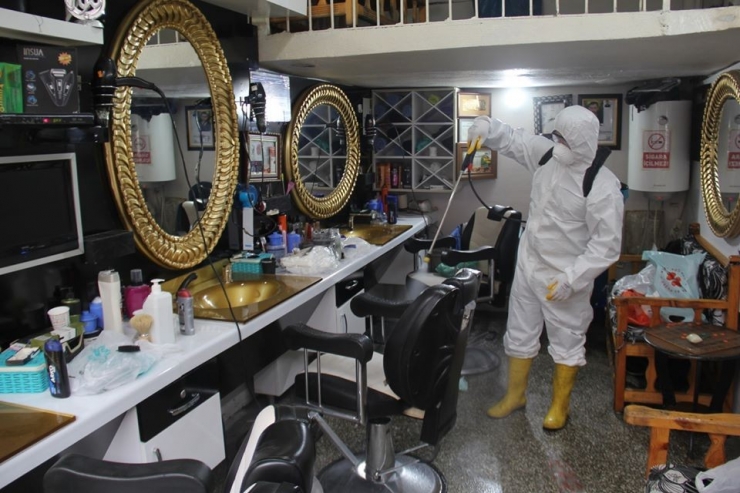 Bitlis Belediyesi Berber Ve Kuaförleri Dezenfekte Etti
