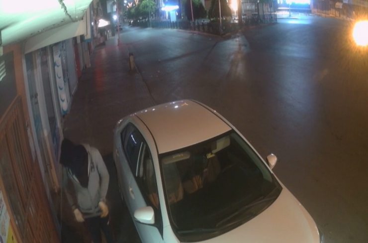 Çaldığı Arabayla Market Soymaya Kalktı