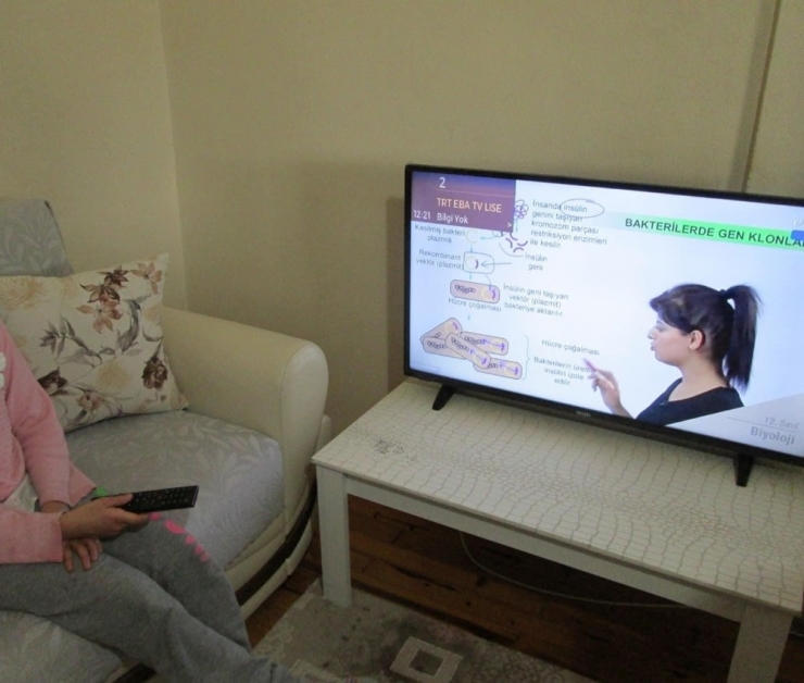 Kaymakam’dan Öğrenciye Sürpriz Hediye