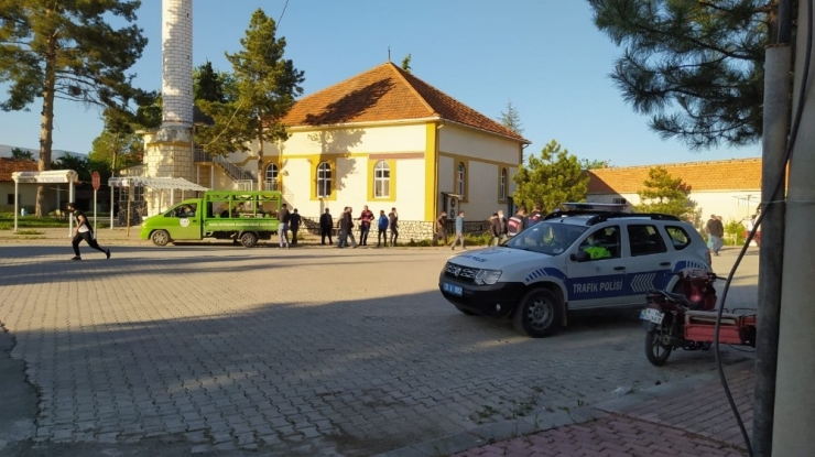 Cezaevinden Tahliye Edilen Babası Tarafından Öldürülen Genç Toprağa Verildi