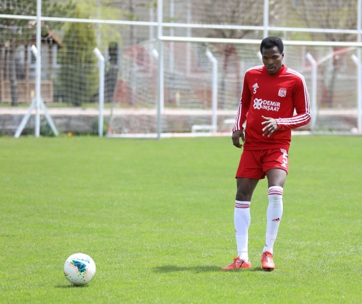 Sivasspor Sahaya İndi