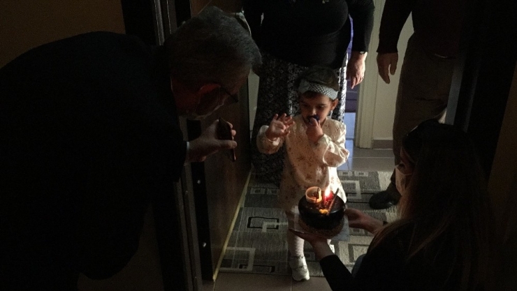 Sağlık Çalışanı Annenin Doğum Günü Sürprizi