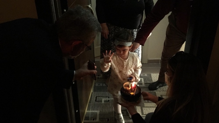 Sağlık Çalışanı Annenin Doğum Günü Sürprizi