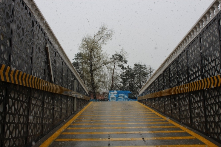 Erzurum’da Baharı Beklerken Kış Geri Geldi