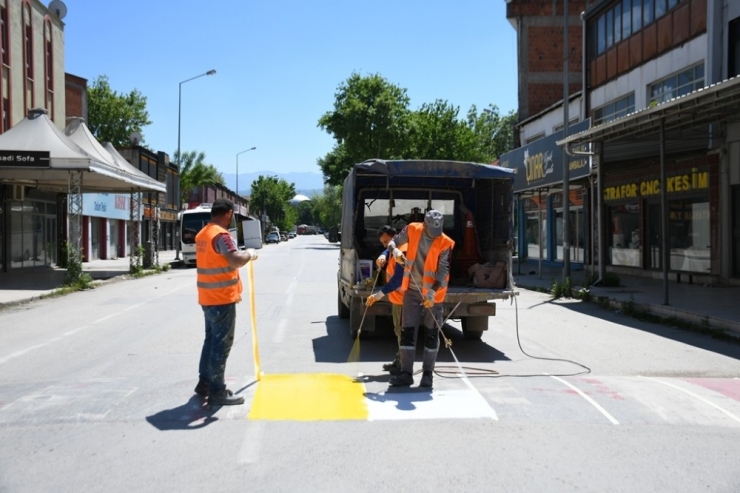 İnegöl Belediyesi Sahada Çalışmalarını Sürdürüyor