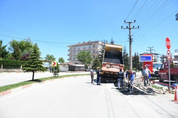 İnegöl Belediyesi Sahada Çalışmalarını Sürdürüyor