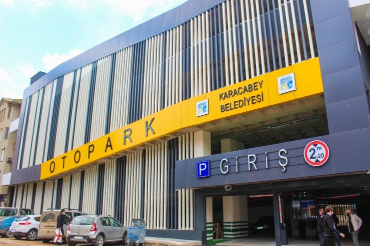 Karacabey’de Trafik Yoğunluğuna Çare Olacak 6 Katlı Otopark Hizmete Girdi
