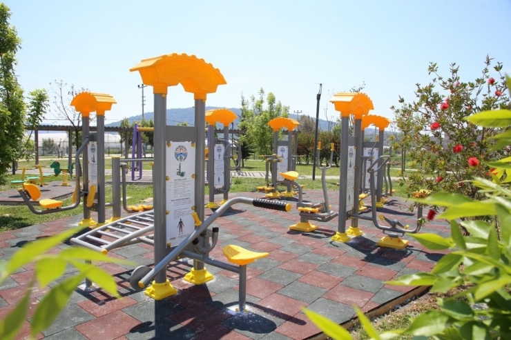 Kaş Belediyesinden Çocuklara Oyun Parkı
