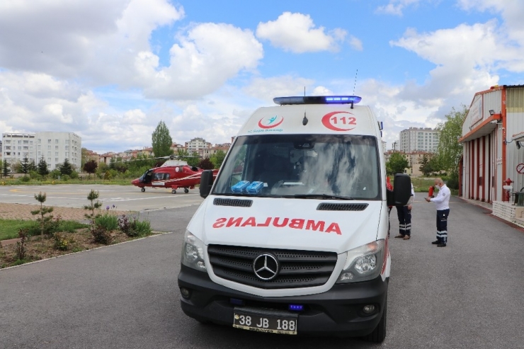 Parmağı Kopan Adamın İmdadına Hava Ambulansı Yetişti