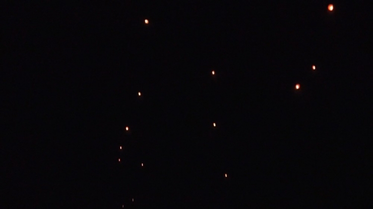 Anneler İçin Dilek Fenerleri İle Gökyüzünü Süslediler