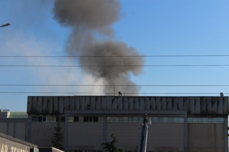 Kocaeli’deki Fabrika Yangını Söndürüldü