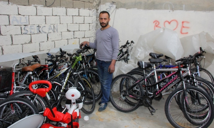 Korona Virüs Vatandaşlara Bisiklet Kiralayan Esnafı Da Vurdu