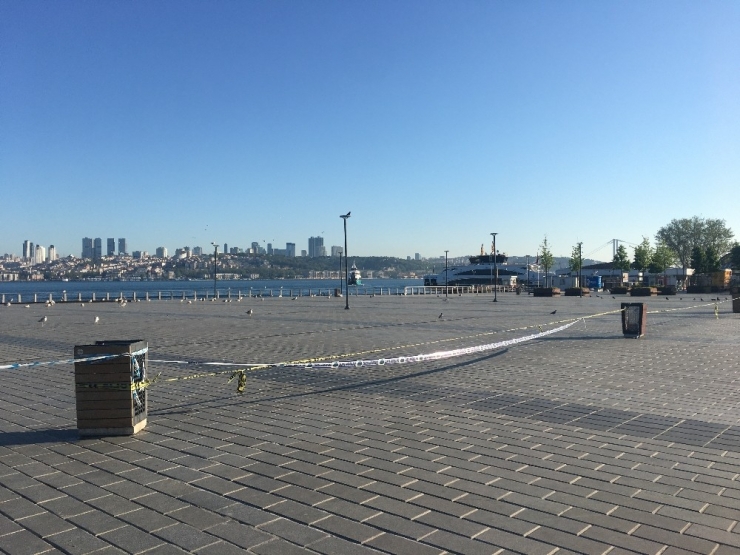 Sokağa Çıkma Kısıtlamasıyla Üsküdar Meydanı Boş Kaldı