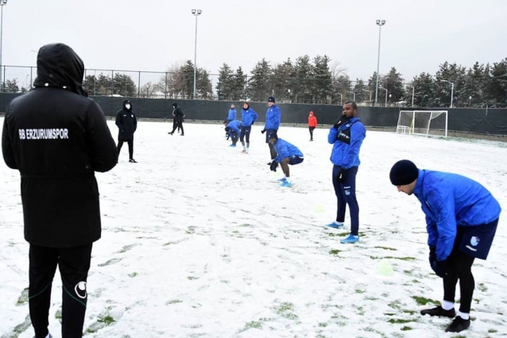 Erzurumspor Antrenmanlara Başladı