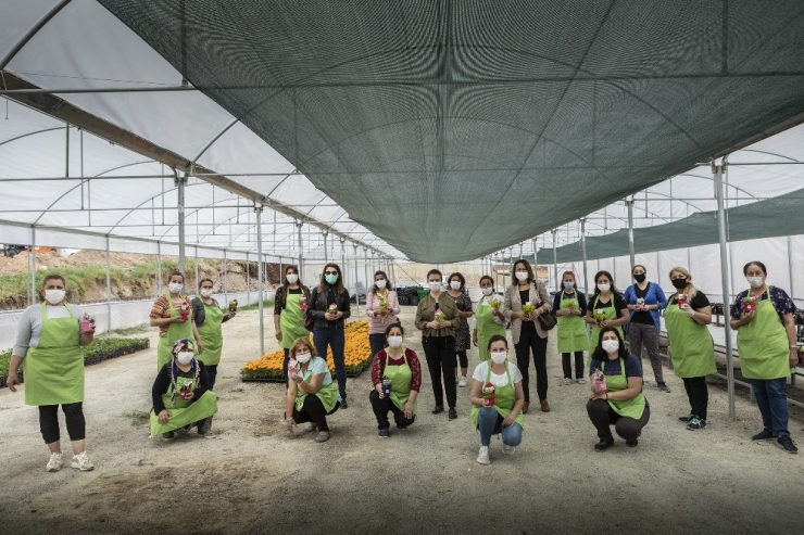 Mersin’de ’Anneler Günü’nde 8 Bin Çiçek Dağıtılacak