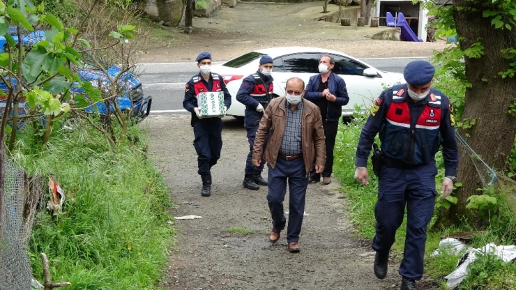 Jandarma Ekipleri Yine Yaşlıların Yüzünü Güldürdü