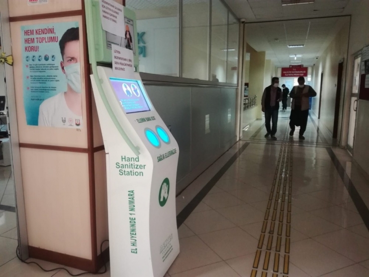 Şanlıurfa Hükümet Konağına Dezenfektan Kabini