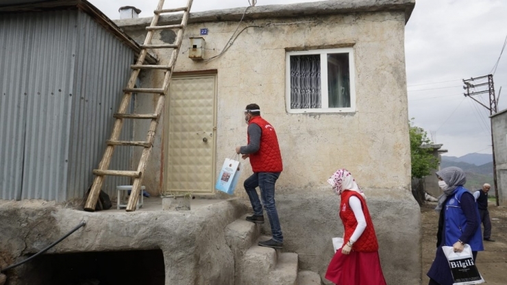 Siirt’te Köy Öğrencisi Kitap İstedi, Devlet Ayağına Götürdü
