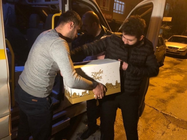 Ankaralı Hayırseverler Ramazanda Da Çocukların Yüzünü Güldürüyor