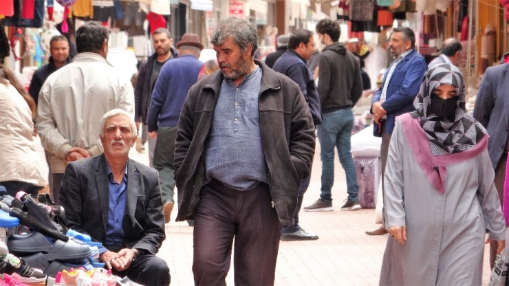 Tokat’ta, Maskesiz Sokağa Çıkan Vatandaşların Sayısı Arttı