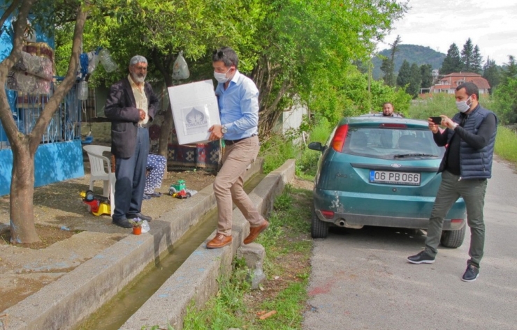 Yardım Paketine Sessiz Teşekkür