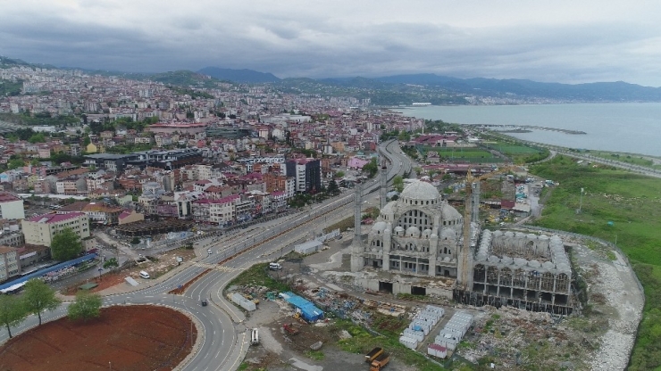 Doğu Karadeniz’in En Büyük Cami Ve Külliyesinin Yapımı Sürüyor