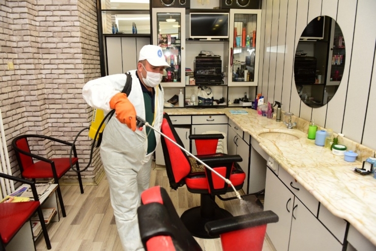 Açılışa Hazırlanan Berber Ve Kuaförlere Hijyen Seti