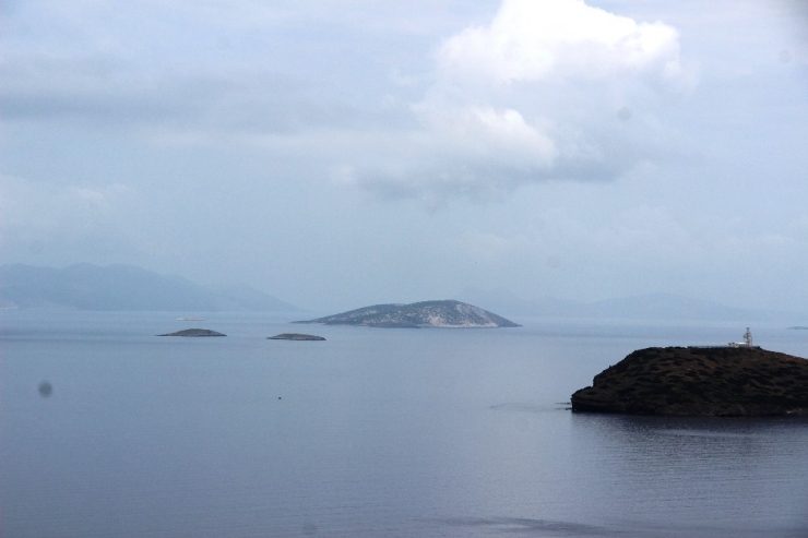 Yunanistan Kardak Kayalıklarının Peşini Bıraktı