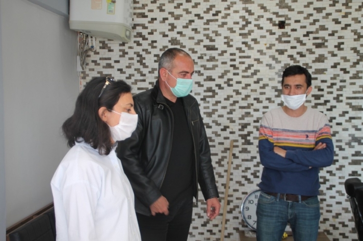 Gemlik’te Kuaförler Dezenfekte Edildi