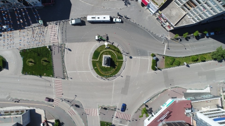 Bursa’nın Meydanlarında Yeniden Sessizlik Hakim...