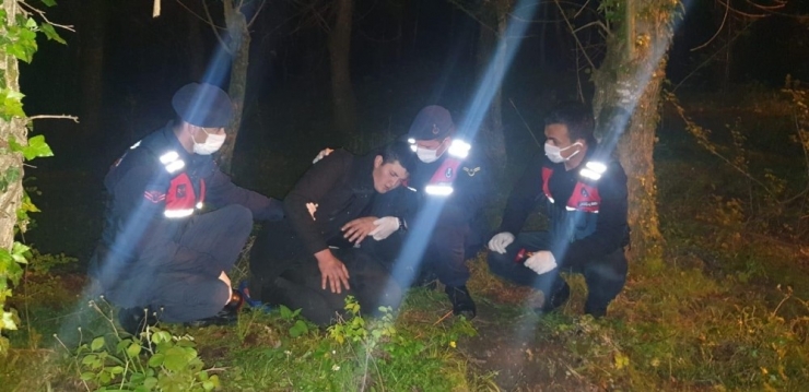 15 Yaşındaki Çocuk, Evinden 3 Kilometre Uzaklıkta Bulundu