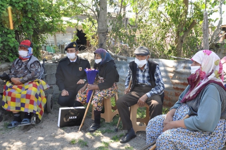 120 Yaşındaki Anneye Anneler Günü Sürprizi