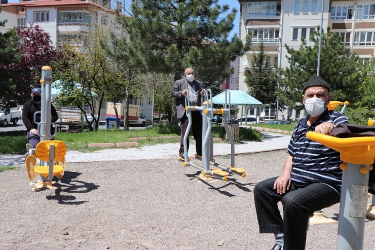 İhtiyar Delikanlılar: “Bugün Bizim Bayramımız”