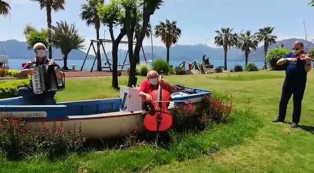 65 Yaş Üstü Vatandaşlar 7 Hafta Sonra Sokağa Çıktı