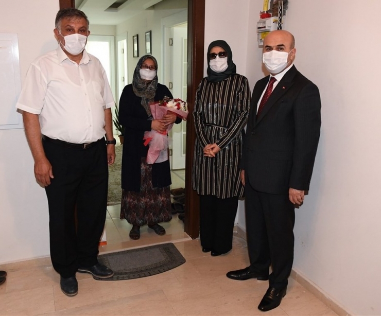 Vali Demirtaş Şehit Annelerinin Anneler Günü’nü Kutladı