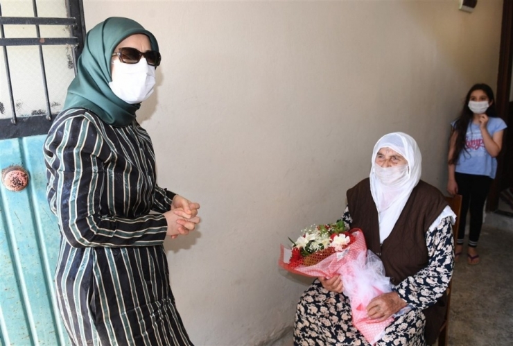 Vali Demirtaş Asırlık Çınarların Anneler Günü’nü Kutladı