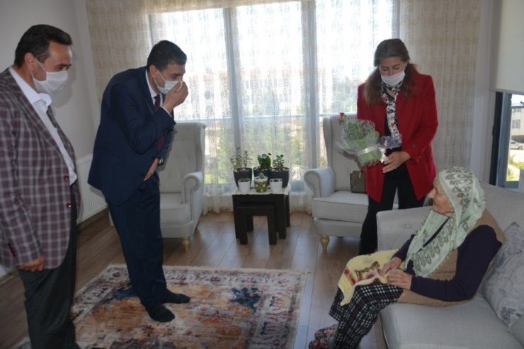 Asırlık Annelere Anneler Günü Ziyareti