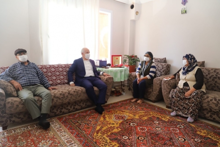 Gültak, Şehit Anneleri Ve 100 Yaşını Geride Bırakmış Anneleri Ziyaret Etti