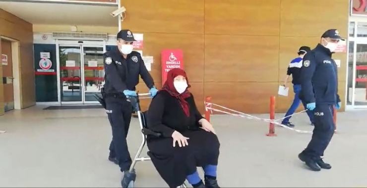 Anneler Günü’nde Acı Olay...babaannesi Ve Dedesini Darp Etti Yetmedi Paralarını Alıp Gitti