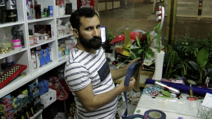 Suriye Sınırında Anneler Günü Çiçekçilerin Yüzünü Güldürdü.