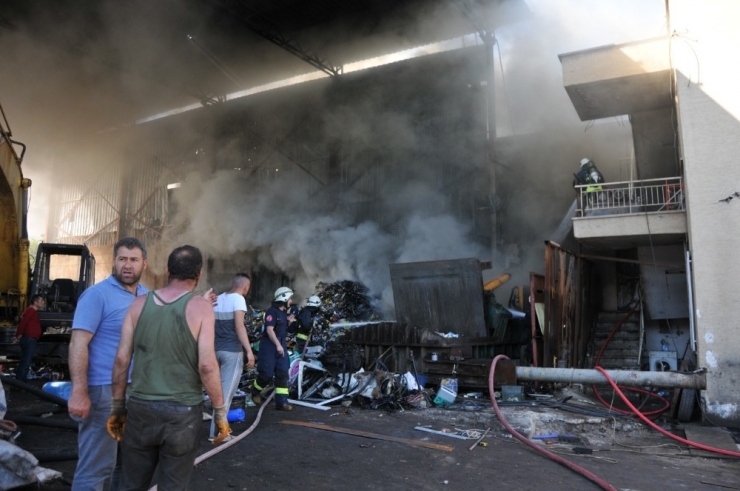 Antalya’da İş Yeri Yangını