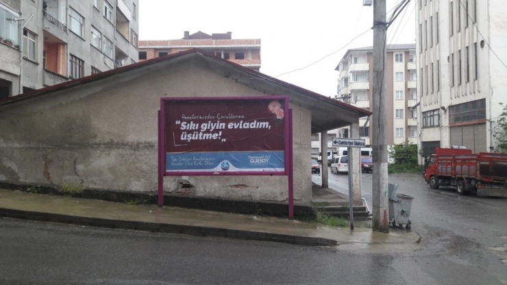 Trabzon’da Bilboardlara Dikkat Çeken Anneler Günü Mesajları