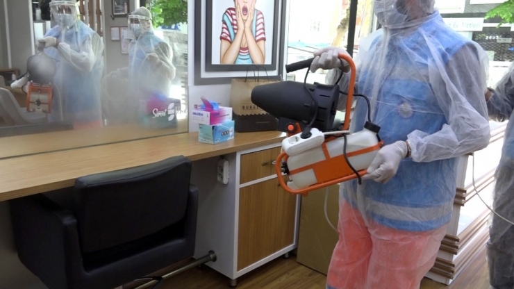 Avcılar’da Kuaför Ve Berberlerde Dezenfekte Çalışmaları Yapıldı